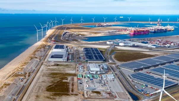 Rückgang bei Öl und Ölprodukten belastet Güterumschlag im Rotterdamer Hafen im ersten Quartal 2025