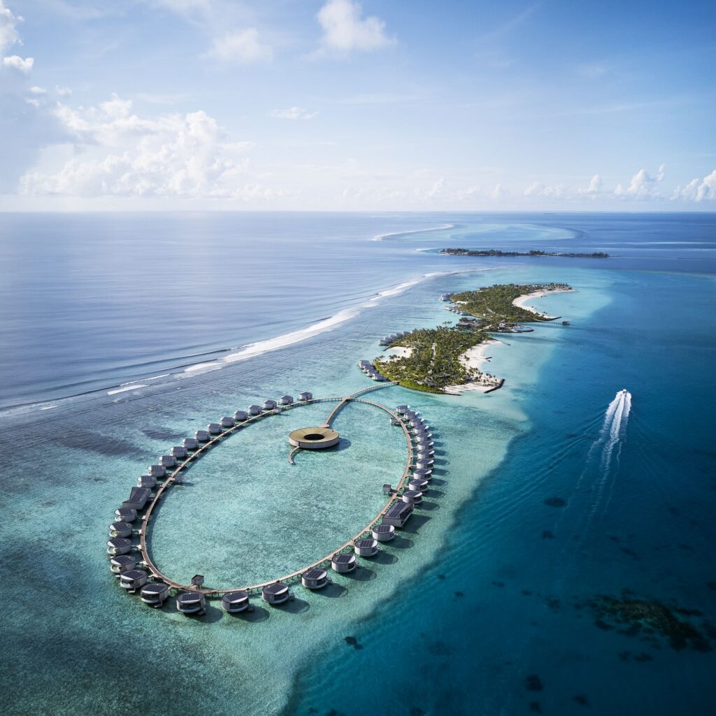 Sommer-Erlebnisse im The Ritz-Carlton Maldives, Fari Islands: Experten und Entdecker schaffen außergewöhnliche Momente für alle Altersgruppen