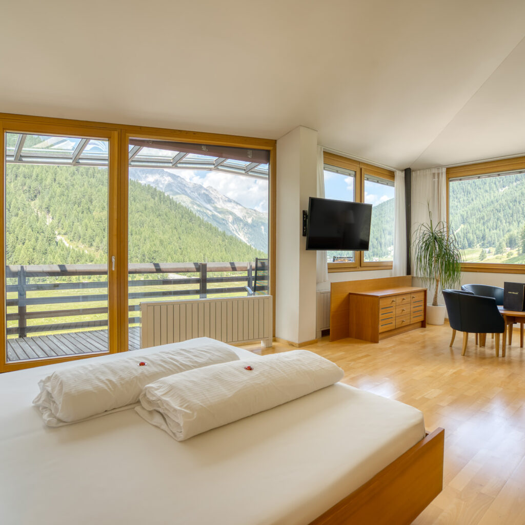Goldene Herbsttage und legendäre Pässe - Urlaub im Hotel Cevedale