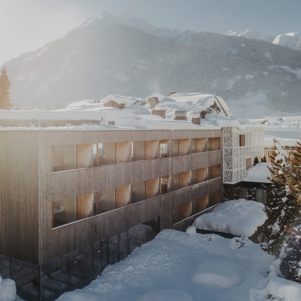 Hotel Hinteregger: Die Berge Osttirols vor der Tür, urbaner Chic im Haus