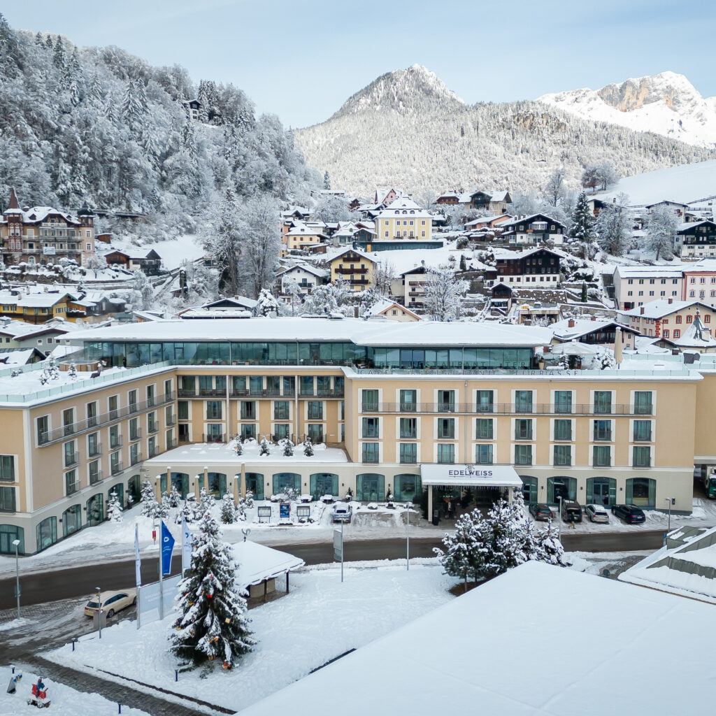 Berchtesgadens schönste Aussicht auf Entspannung - Hotel EDELWEISS Berchtesgaden: Wellness, Genuss und unvergessliche Wintermomente