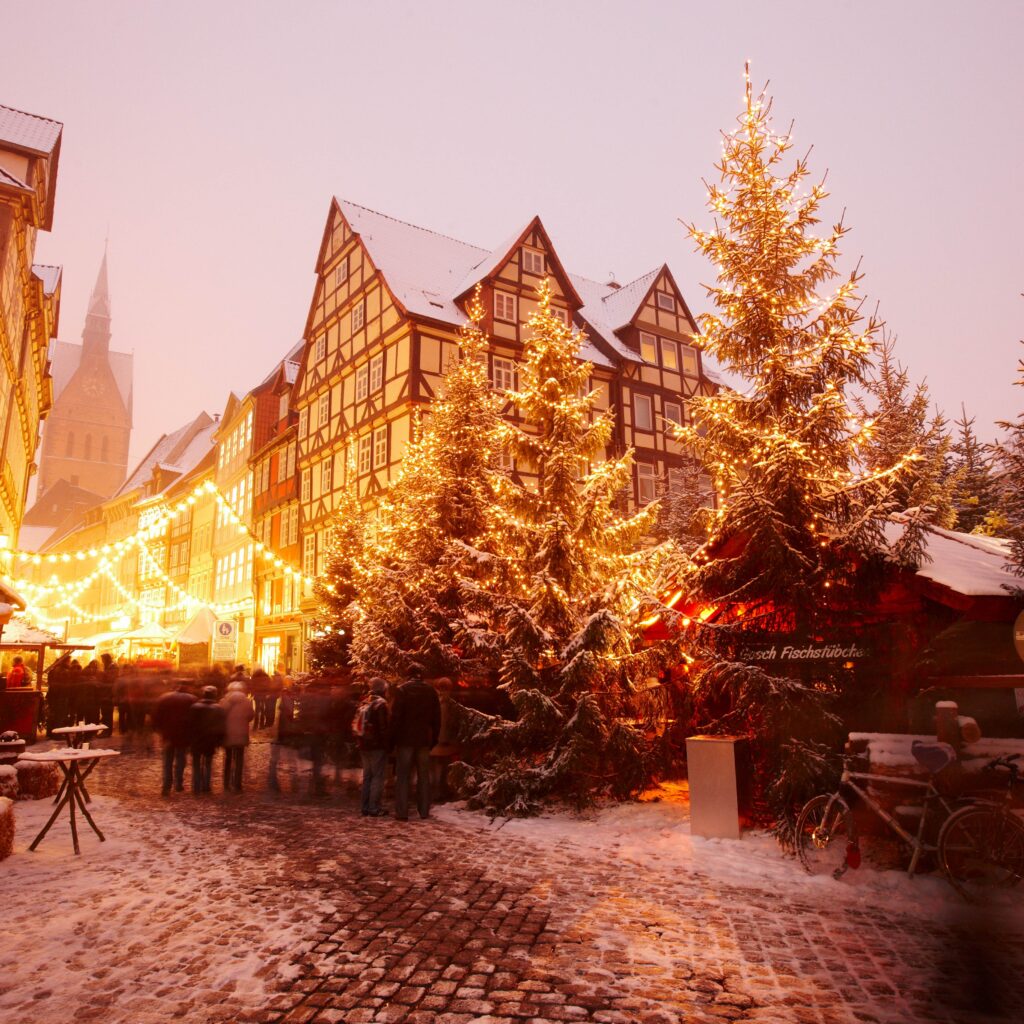 Region Hannover startet in Weihnachtsmarktsaison: 21 Kommunen bieten ein festliches Mosaik von charmanten Kleinformaten bis zu großen, belebten Plätzen!