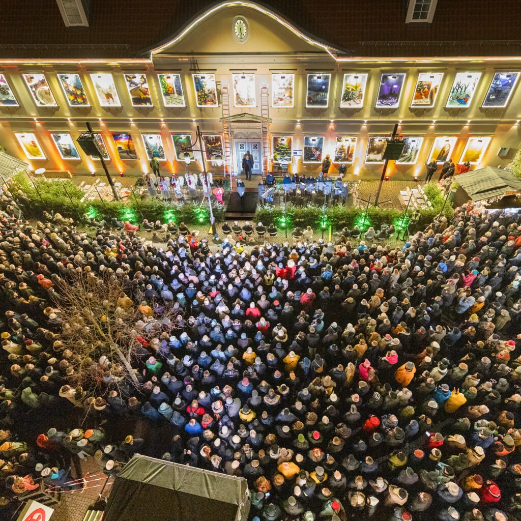 Einer der größten täglich bespielten Adventskalender: Ministerpräsident Olaf Lies zum Finale am 23. Dezember in Uelzen erwartet