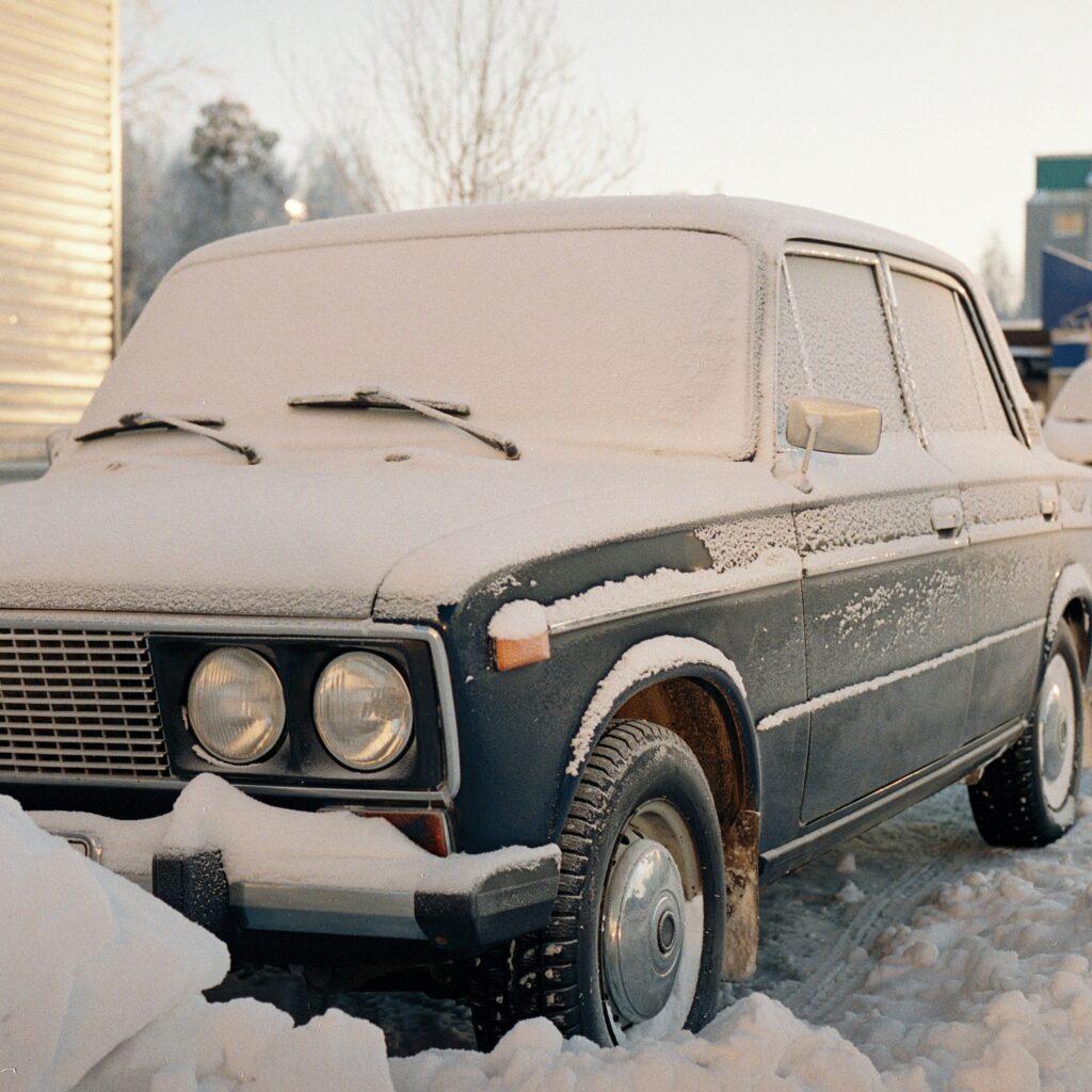 Das sollten Autofahrer im Winter wissen: Kennzeichen müssen immer frei von Eis und Schnee sein